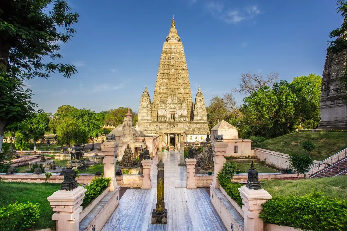 10 Days Bodh Gaya Varanasi Ayodhya Lucknow Yatra