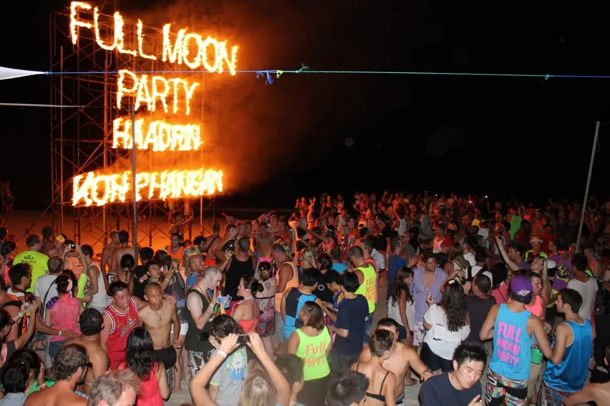 Party Crowd