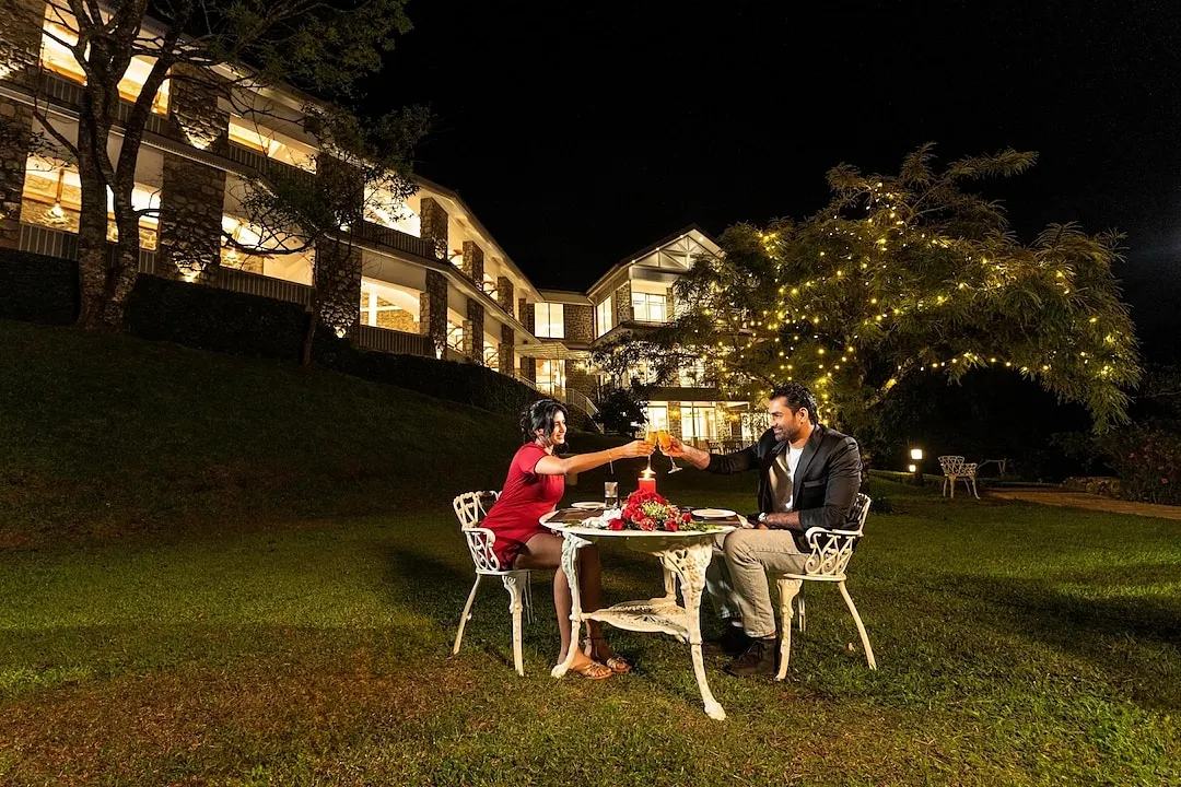 5 Days Munnar Thekkady Alleppey Honeymoon Escape