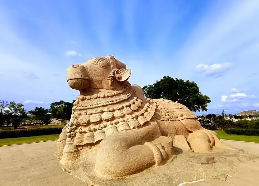 Monolithic Bull